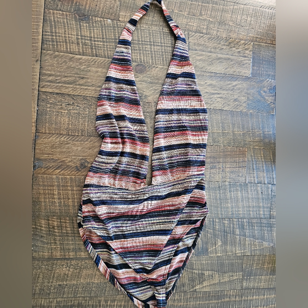 Super Sexy Lowcut Urban Outfitters Striped Multicolor Bodysuit. - Picture 4 of 5